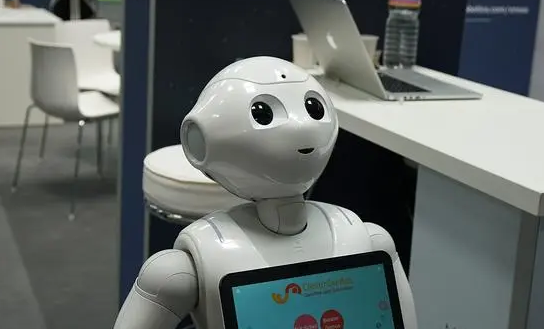 客户服务智能化：智能客服机器人...